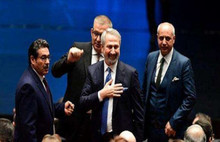 Zafer Çağlayan ortaya çıktı