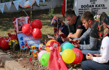 Şehit bebeğin ilk doğum günü mezarında kutlandı