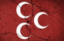MHP'de istifa depremi