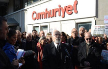 Cumhuriyet'e yazarından sansür suçlaması