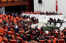 AKP CHP ve MHP kendi ayrıcalıkları için uzlaştılar