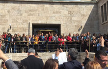 TBMM’de kadınlardan Atatürk tişörtlü tepki