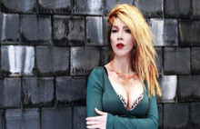 Hande Yener, uçakta sözlü tacize uğradı!