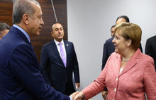 Merkel: Türkiye'ye yeterli mülteci dönmüyor