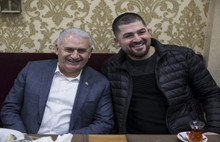 Binali Yıldırım,  vatandaşlarla çorba içti