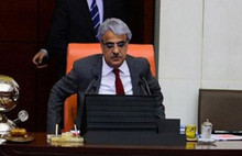 HDP'li Sancar kürsüde hastalandı, hastaneye kaldırıldı