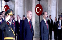 Devlet erkanı Ata'nın huzurunda...