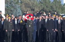 Devlet erkanı Ata'nın huzurunda buluştu