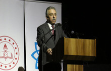 Vali’nin ‘öğretmen diye’ azarladığı muhabir çıktı