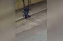 Kadına sokak ortasında tekme-tokat dayak