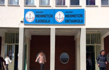 Skandal yaşatan okul müdürü açığa alındı