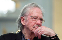 Soykırım destekçisi yazar Peter Handke Nobel Ödülü'nü aldı