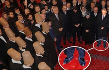 Birader sen öğretmen misin? çıkışıyla tepki çeken Konya Valisi, camiye ayakkabıyla girdi