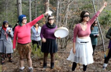 Kadınlar, Kaz Dağları'ndaki altın madeni kazısına Las Tesis eylemiyle tepki gösterdi