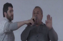 MHP'li Enginyurt sahneden indirildi