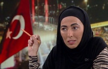 Nihal Olçok: Türkiye'de yalnız kadın olmak, kadın olmayı bırakmak demektir