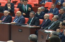 Deniz Baykal Meclis'te yemin etti