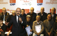 Kılıçdaroğlu, Maltepe’de tapu dağıttı