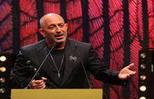 Cem Yılmaz yıllık kazancını açıkladı