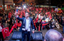 Kuşadası'nda yeniden Ömer Günel