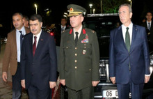 Protokole giren Mansur Yavaş Erdoğan'ı karşıladı