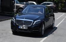 Cem Yılmaz’ın yeni arabası fiyatıyla dudak uçuklattı