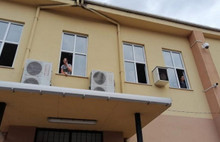 Akılalmaz olay: Okulu tekstil firmasına kiraya vermişler