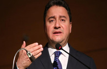 Babacan, yeni parti kararını erteledi iddiası