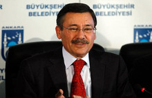 Melih Gökçek'ten Suriyeli sorununa çarpıcı öneri