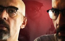 Okan Bayülgen yeni imajıyla şaşırttı