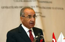 Maaş tartışması; Hikmet Çetin: O konulara girmem...