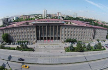 CHP’li Tanal: Bakanın üniversitesine verilen müze binasındaki eserlere ne oldu?