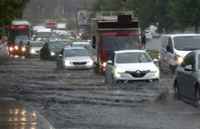 İstanbul sağanak yağmura teslim oldu