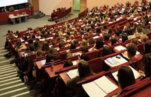 Üniversitelerdeki 273 bölümde profesör, doçent, doktor öğretim üyesi yok