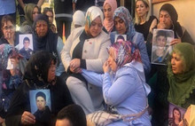 Hakan'dan Bakan Selçuk'un annelere ziyaretine tepki