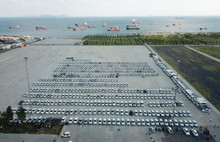 Yenikapı sergisinde gözler lüks araçları aradı