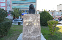 Ulu Önder Atatürk'ün annesi Zübeyde Hanım'ın büstüne saldırı