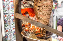 Dönerde akılalmaz oyun! Bakteriler ölsün diye çamaşır suyuyla yıkıyorlar