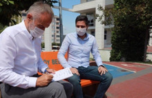 Belediye başkanından hizmet! Geleni AKP'ye üye yapıyor