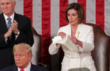 Trump’ın konuşmasında şoke eden anlar! Konuşma metnini yırtıp attı