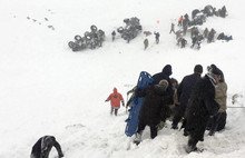 Çığ bölgesinde ikinci facia! 50'den fazla kişi olduğu belirtildi!