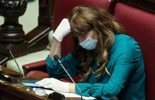 Guardian: Salgın 2021 bahar aylarına kadar sürebilir