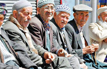 65 yaş üstüne sokağa çıkma yasağı geldi