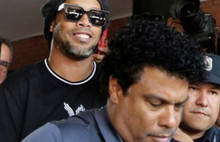 Ronaldinho tutuklandı!