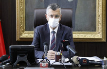 Vali, sağlıkçılara önce hakaret etti sonra özür diledi