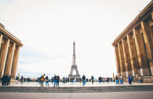 Kovid-19 dişil çıktı