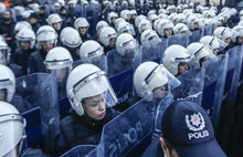 Polislere elektroşok cihazı kullanma yetkisi