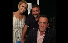 Ünlüler fotoğraf çektirmek için sıraya girdi