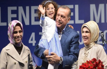 Esra Albayrak tweetlerine 11 gözaltı