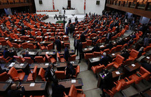 AKP'de sosyal medya çatlağı ...